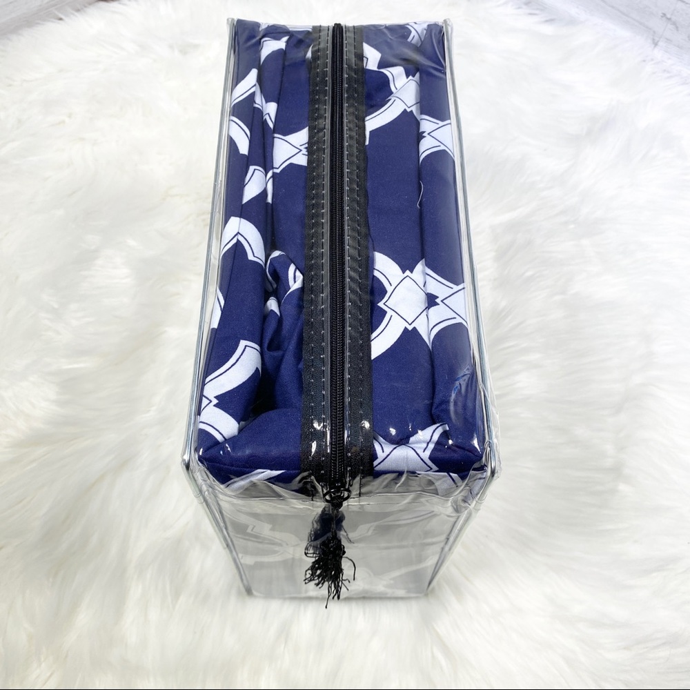 ✨FINAL STOCK✨Queen 4pc Navy Arabesque Bedsheets - Picture 3 of 5